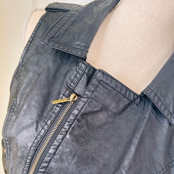 Forever 21 Vest/black size M - Picture 2 of 4